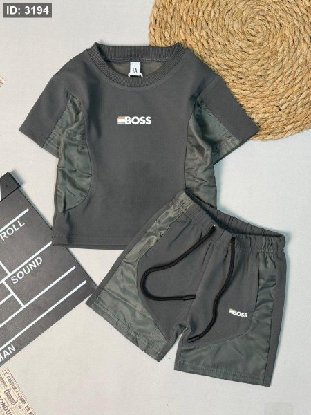 رمادي غامق
