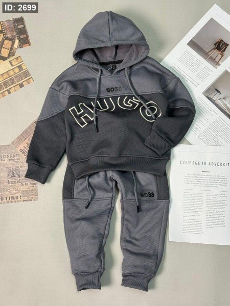 رمادي واسود